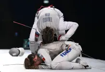 Scherma, Favaretto oro nel fioretto ai Mondiali di Hong Kong: battuta Errigo in finale