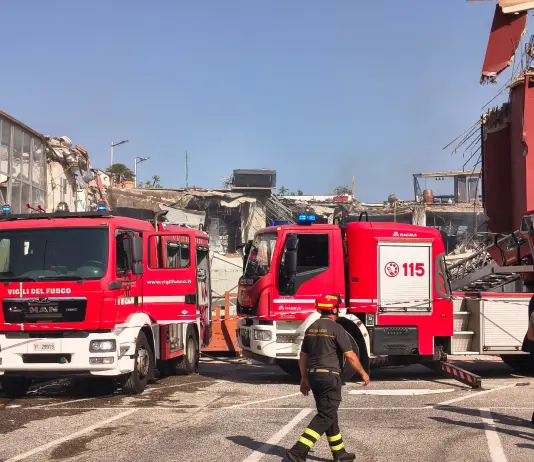 Esplosione a Messina, crolla una palazzina: cinque feriti gravi, ci sarebbero dei dispersi