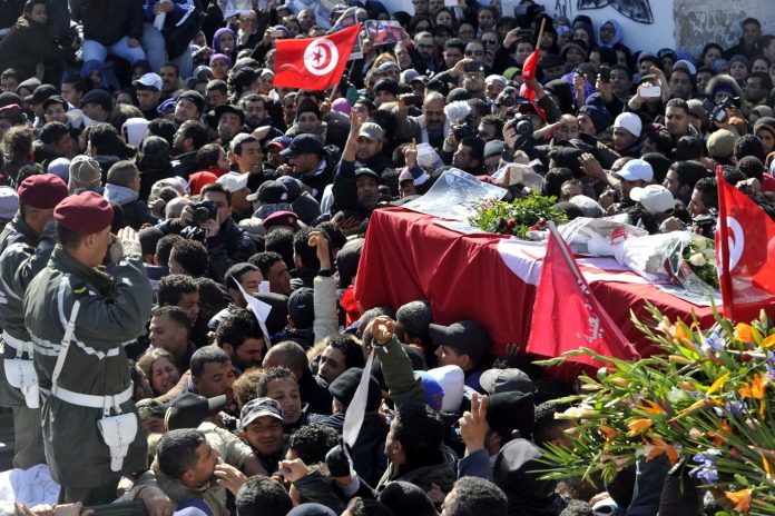 Tunisi, in migliaia ai funerali di Chokri Belaid
