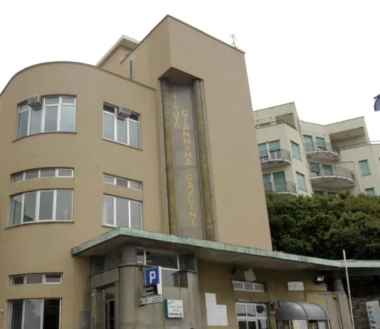 Ragazzina risucchiata dal bocchettone di una piscina a Sestri Levante, è grave
