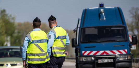 Rinvenute ossa nell’abitazione di una coppia in Provenza, ipotesi appartengano a 5 neonati
