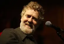 Morto in un incidente in moto Glen Hansard, il cantautore premio Oscar aveva 56 anni