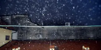 Maltempo nelle Marche, forte vento e grandinate: oltre 200 interventi dei Vigili del Fuoco / Video