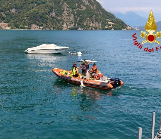 Turista disperso nel lago di Como, si era tuffato per salvare il figlio