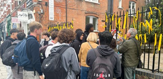 Regno Unito, borse di studio online per gli studenti esclusi dai visti