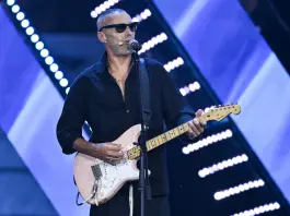 Alex Britti incanta il Castello di Santa Severa: due ore di musica ed energia