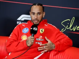 La F1 fa tappa a Silverstone, Hamilton: “Titolo Mondiale? Mercedes difficile da raggiungere”