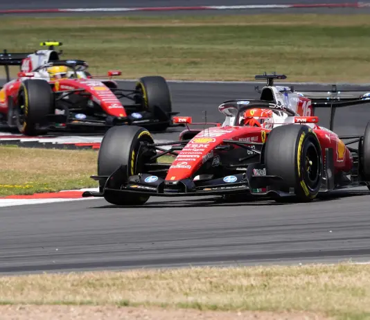F1, trionfo Ferrari a Silverstone: Leclerc vince, Hamilton terzo. Antonelli fuori dai punti per un problema tecnico