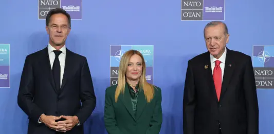 Nato, Meloni “Rispettiamo gli impegni, ma stabiliamo noi modi e priorità”. E sull’Ucraina: “L’Italia conferma il sostegno convinto” / Video