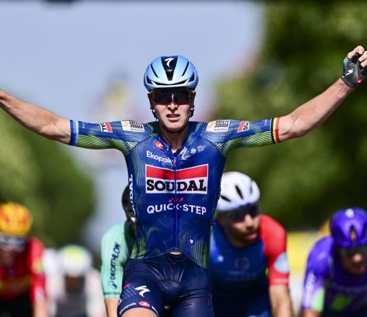 Merlier cala il tris, sua la dodicesima tappa del Tour de France. Pogacar sempre in giallo