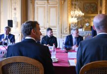 I volenterosi riuniti a Parigi, Macron: “Intensifichiamo il nostro sostegno all’Ucraina”