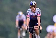 Tour de France, Evenepoel batte Pogacar e vince la 15esima tappa. Ritiro per Vingegaard
