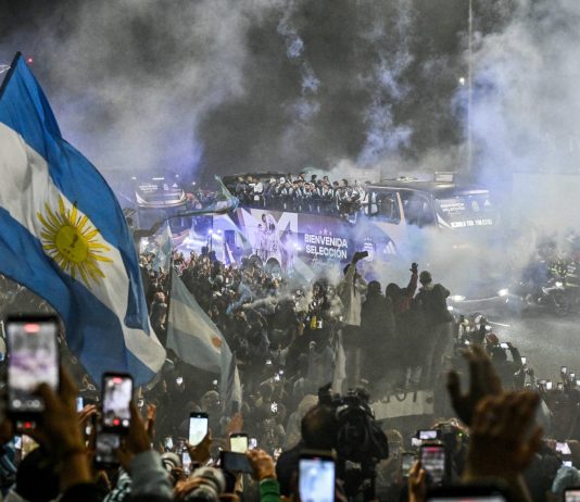 Argentina returns home without Messi, a warm welcome