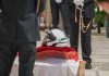 A Milano folla commossa per i funerali dell’agente della Polizia Locale Francesco Imprezzabile / Video