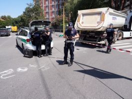 Mezzo pesante investe una donna in bicicletta a Milano, morta in ospedale la 67enne