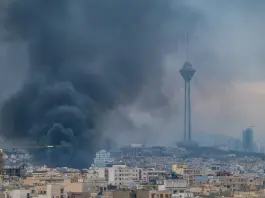 Notte di raid Usa in Iran, colpiti decine di obiettivi