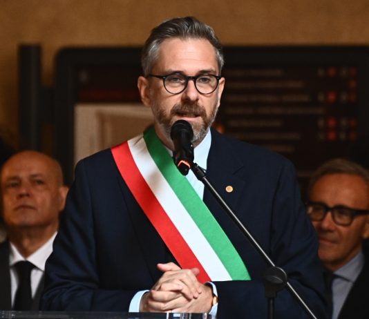 Morte Fakir, il sindaco di Bologna “La democrazia vive attraverso la partecipazione pacifica, il presidio non era contro la Polizia”