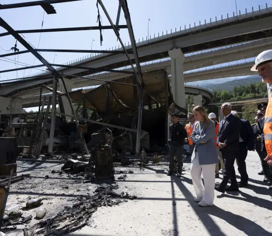 No Tav, Meloni in visita in Val di Susa dopo gli scontri: “Lo Stato non può tollerare la violenza organizzata” / Video