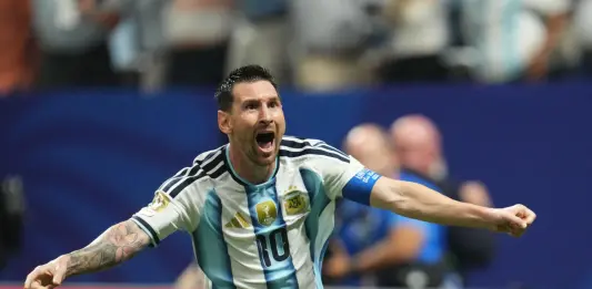 Epica rimonta dell’Argentina sull’Egitto, da 0-2 a 3-2 nel finale: i campioni in carica accedono ai quarti