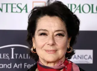 Monica Guerritore “Ho finito un ciclo di sei chemio, è andata molto bene. La ricerca ci protegge e cura” / Video