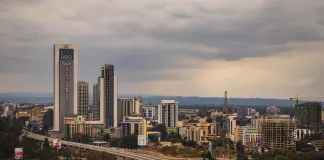 Turista italiana muore in un incidente stradale in Kenya, feriti marito e figlio