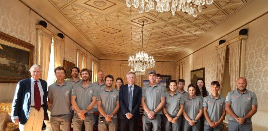 Il team di Luna Rossa ricevuto dal sindaco di Napoli Manfredi a Palazzo San Giacomo