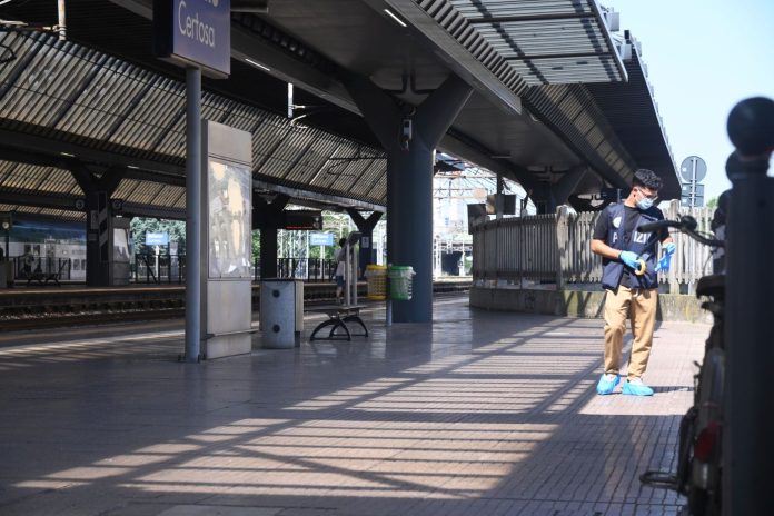 Milano, Stazione Certosa, ragazzo di 22 anni ucciso con una coltellata