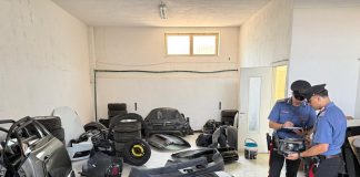 Roma, smantellata una centrale di riciclaggio di auto rubate: sei arresti