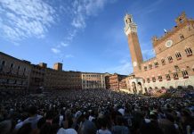 Palio di Siena della Madonna di Provenzano, vince l’Aquila con Tittia e il cavallo Diodoro