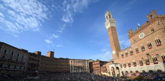 Dopo 34 anni l’Aquila torna a vincere il Palio di Siena, Tittia trionfa ancora