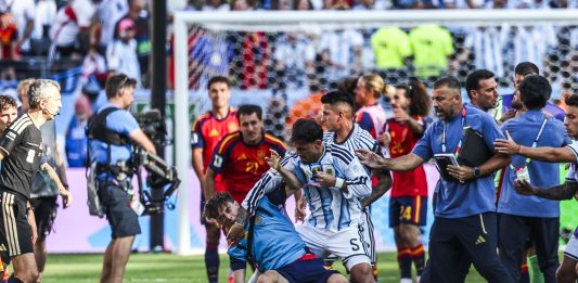 FIFA confirm that Leandro Paredes was not sent off after the World Cup Final