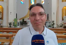Lampedusa, il parroco don Rizzo alla vigilia della visita del Papa: “L’isola vive questo momento con gratitudine e trepidazione”