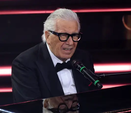 Addio a Peppino di Capri, il re della melodia italiana è morto a 87 anni