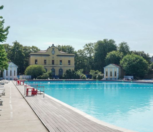 Milano, 28enne entra in una piscina comunale nell’orario di chiusura e muore annegato