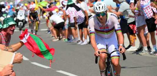 Pogacar fa il vuoto sul Tourmalet e vince la sesta tappa del Tour de France, lo sloveno torna in maglia gialla