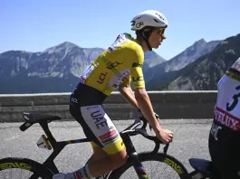 Acuto del leader Pogacar anche sull’Alpe d’Huez, trionfa nella 19^ tappa del Tour de France