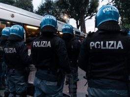 Tifoso ferito al derby di Torino, poliziotto sospeso dal servizio per un anno ma niente arresti domiciliari