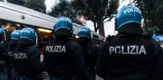 Tifoso ferito al derby di Torino, poliziotto sospeso dal servizio per un anno ma niente arresti domiciliari