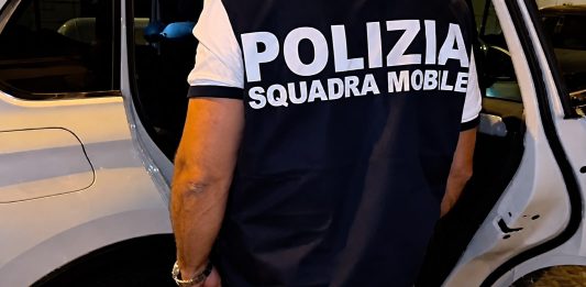 “Officina” della cocaina e “caveau” itinerante scoperti dalla Polizia a Roma, 3 arresti / Video