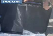 Nascondeva 300 kg di hashish nella casa vacanze a Roma, arrestato un 47enne