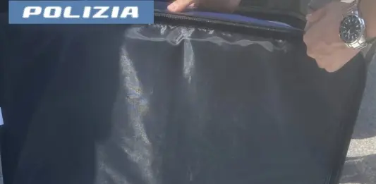 Nascondeva 300 kg di hashish nella casa vacanze a Roma, arrestato un 47enne / Video