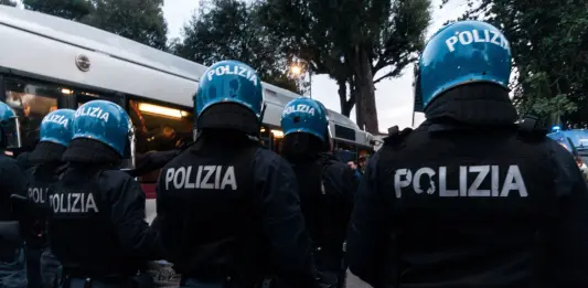 Tifoso ferito al derby di Torino, poliziotto sospeso dal servizio per un anno ma niente arresti domiciliari