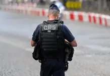 Parigi, tre feriti in un accoltellamento nei pressi di Place de Clichy: fermato un uomo