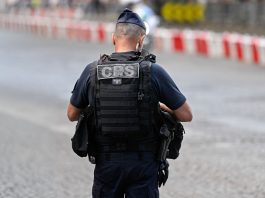 إصابة ثلاثة أشخاص في حادث طعن قرب ساحة كليشي في باريس
