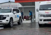 Rafah accoglie un nuovo gruppo di feriti a malati palestinesi evacuati da Gaza