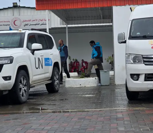 Rafah accoglie un nuovo gruppo di feriti a malati palestinesi evacuati da Gaza
