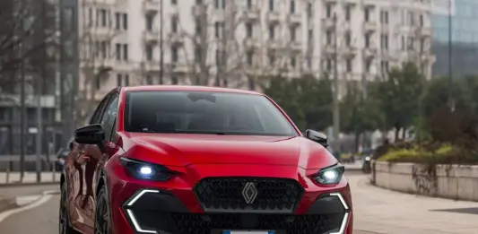 Renault cresce in Italia nel primo semestre, in aumento le immatricolazioni