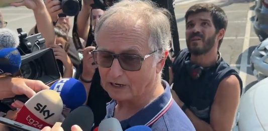 Mario Roggero in carcere a Bollate: “Mattarella ha graziato Minetti e uno scafista, dovrebbe mettersi una mano sulla coscienza. Ho subìto un’ingiustizia” / Video