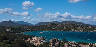 Flussi turistici da record in Sardegna, prima in Italia per crescita di arrivi e presenze nel 2025