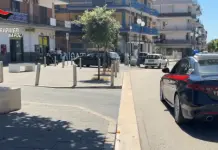 Assalto e sparatoria in una gioielleria nel Napoletano, 5 fermi